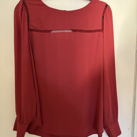 LOFT Tops - LOFT size large rust colored blouse with fun open detail